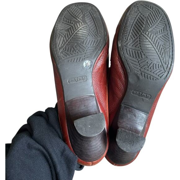 VTG Nurture Brown Leather Kitten Heel Mules Womens SZ 7.5 Y2K Classic Comfort - Picture 6 of 11